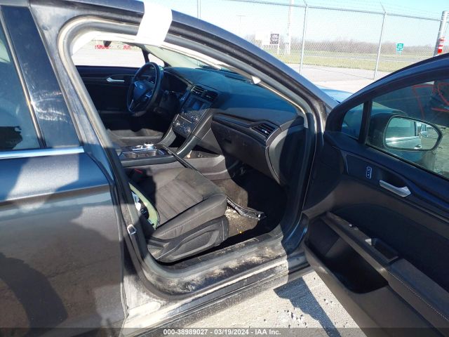 3FA6P0G75JR186604 Ford FUSION S