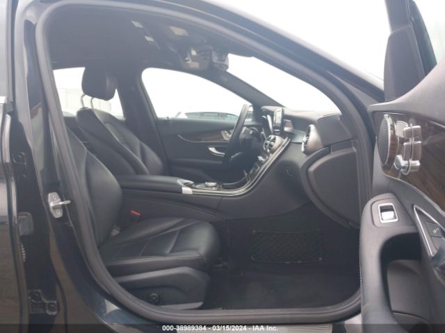 55SWF8DB2KU305442 Mercedes-Benz C 300