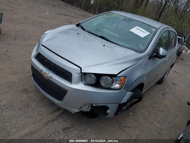 Chevrolet Sonic Ls Auto 2015 1G1JA6SH1F4159644 Image 2