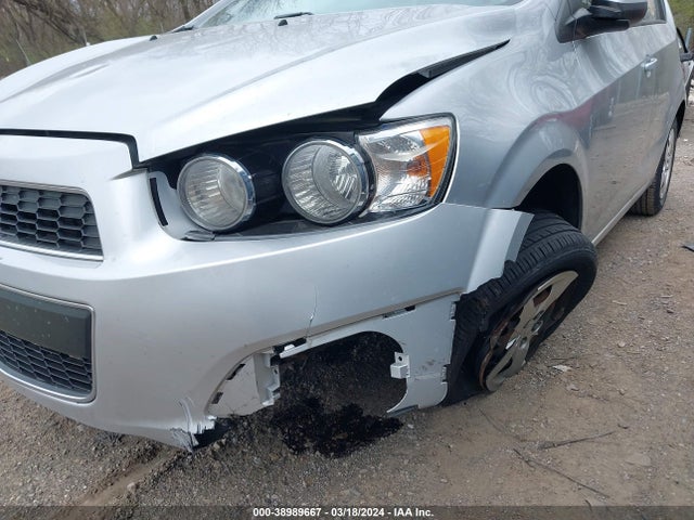 Chevrolet Sonic Ls Auto 2015 1G1JA6SH1F4159644 Image 6