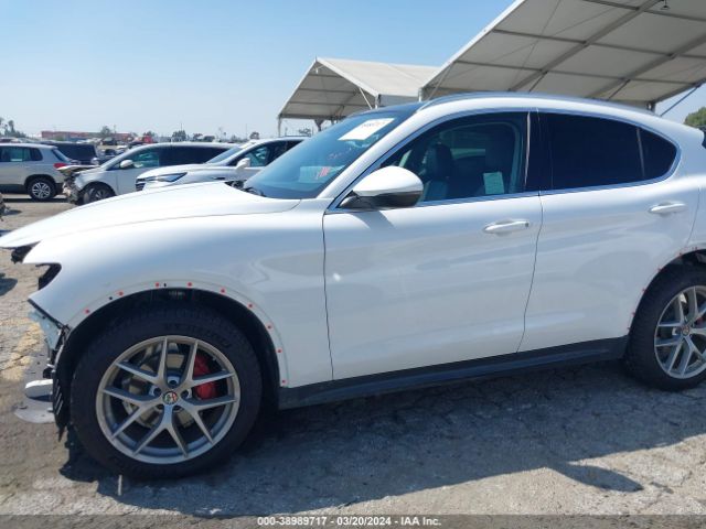 ZASFAKAN2J7B74343 Alfa Romeo Stelvio Awd