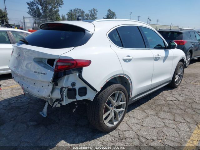 ZASFAKAN2J7B74343 Alfa Romeo Stelvio Awd