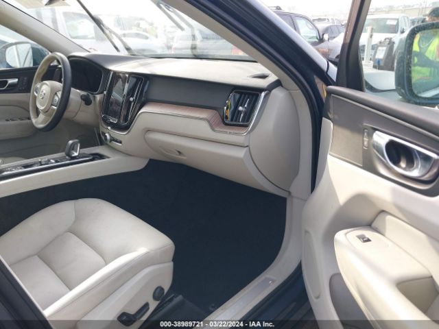 YV4L12RK8N1020635 Volvo Xc60 B5 Momentum