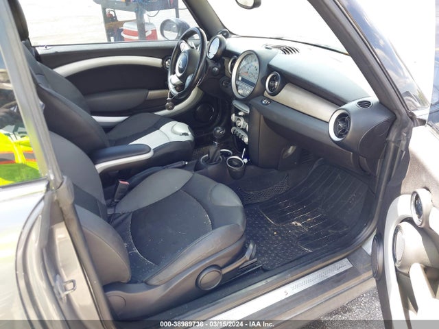 2010 MINI COOPER S WMWMS3C58ATY08288 Photo 4