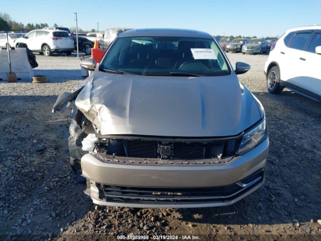 1VWBS7A39GC018135 Volkswagen Passat 1.8t Se