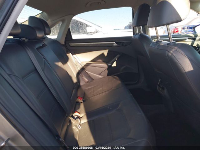 1VWBS7A39GC018135 Volkswagen Passat 1.8t Se