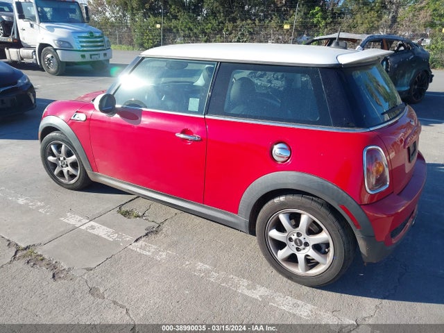 2010 MINI COOPER S WMWMF7C52ATZ34643 Photo 2