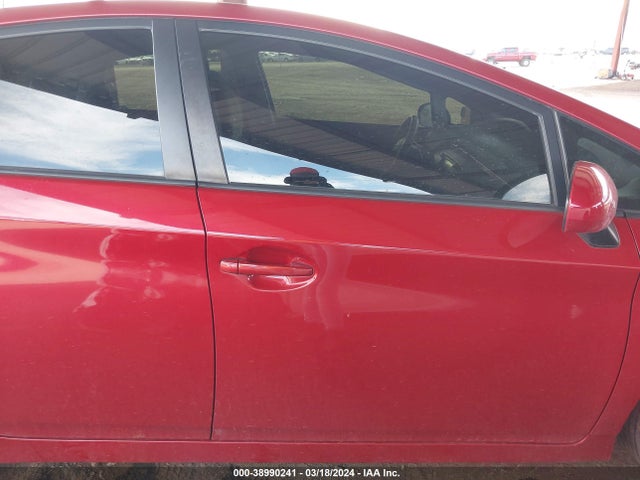 Toyota Prius Three 2014 JTDKN3DU9E1749163 Image 13