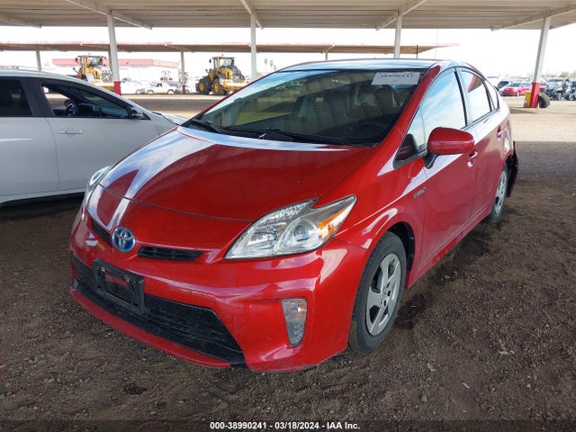 Toyota Prius Three 2014 JTDKN3DU9E1749163 Image 2