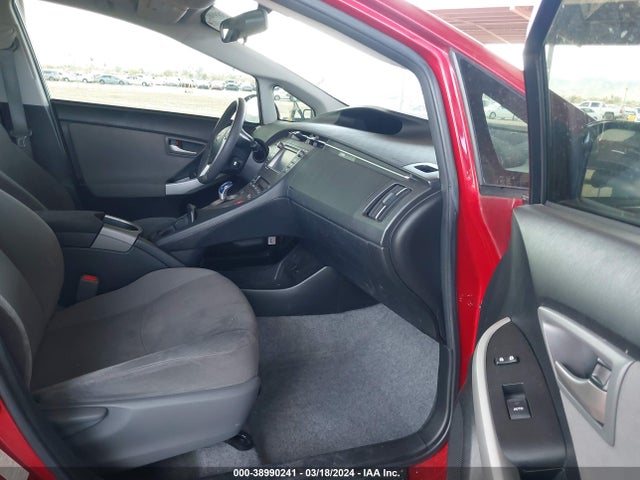 Toyota Prius Three 2014 JTDKN3DU9E1749163 Image 5
