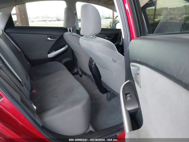 Toyota Prius Three 2014 JTDKN3DU9E1749163 Image 8