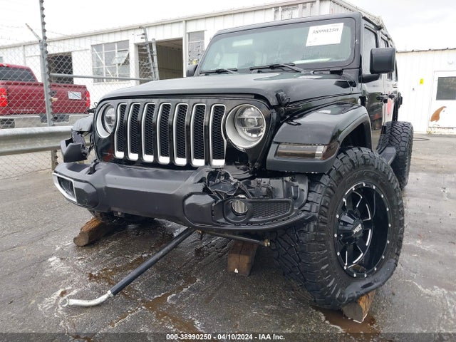 1C4HJXEN3JW189433 Jeep Wrangler Unlimited Sahara 4x4