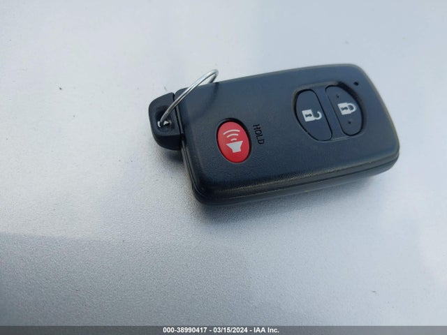 Toyota Prius Three 2014 JTDKN3DU6E1754420 Image 11
