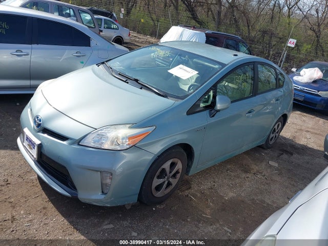 Toyota Prius Three 2014 JTDKN3DU6E1754420 Image 2