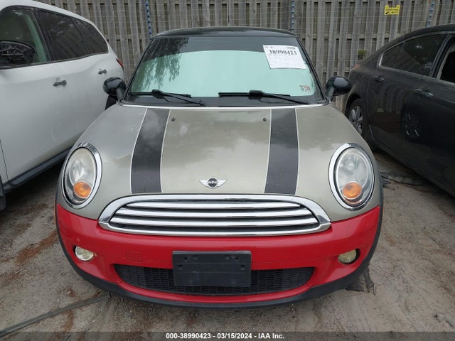 2010 MINI COOPER WMWMF3C56ATZ22892 Photo 5