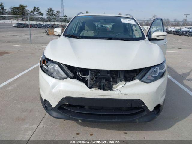 JN1BJ1CR5JW269019 Nissan Rogue Sport Sv