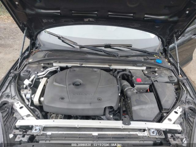 7JR102FK6KG013548 Volvo S60 T5 Momentum