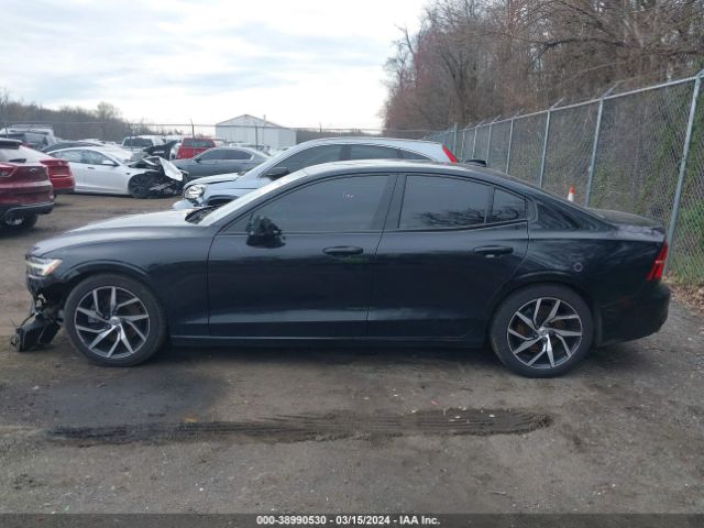 7JR102FK6KG013548 Volvo S60 T5 Momentum
