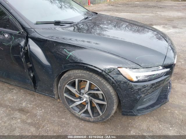 7JR102FK6KG013548 Volvo S60 T5 Momentum