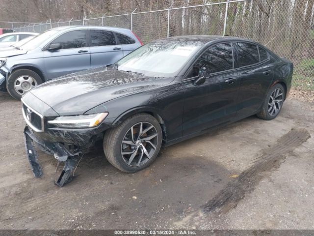 7JR102FK6KG013548 Volvo S60 T5 Momentum