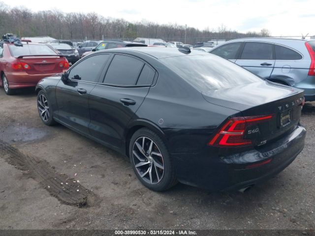 7JR102FK6KG013548 Volvo S60 T5 Momentum