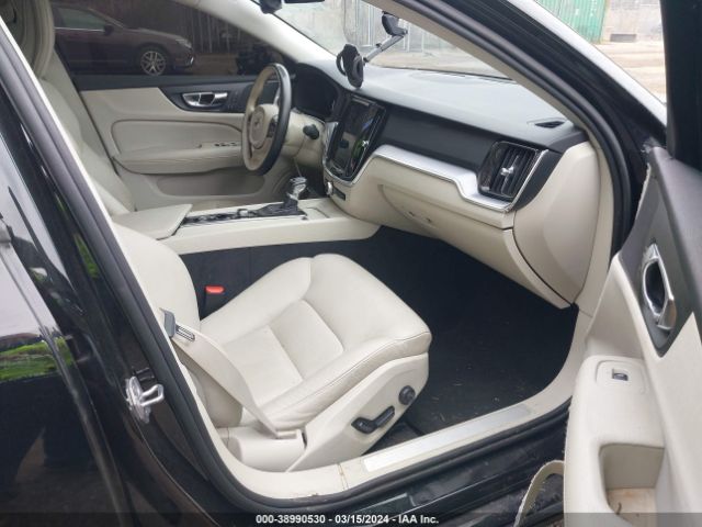 7JR102FK6KG013548 Volvo S60 T5 Momentum