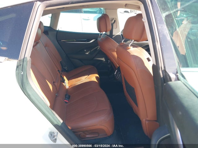 ZN661XUS9HX225806 Maserati Levante