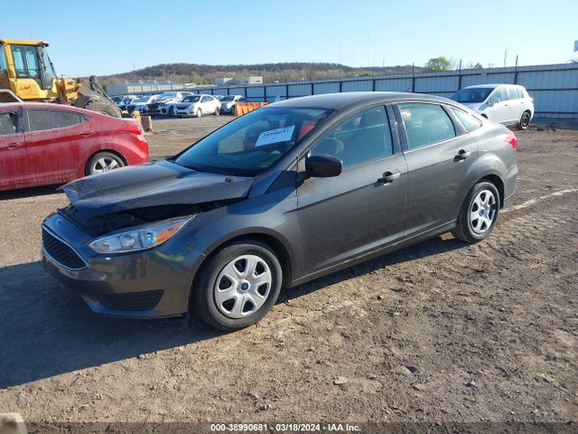 Ford FOCUS S 2018 1FADP3E29JL216606 Image 2