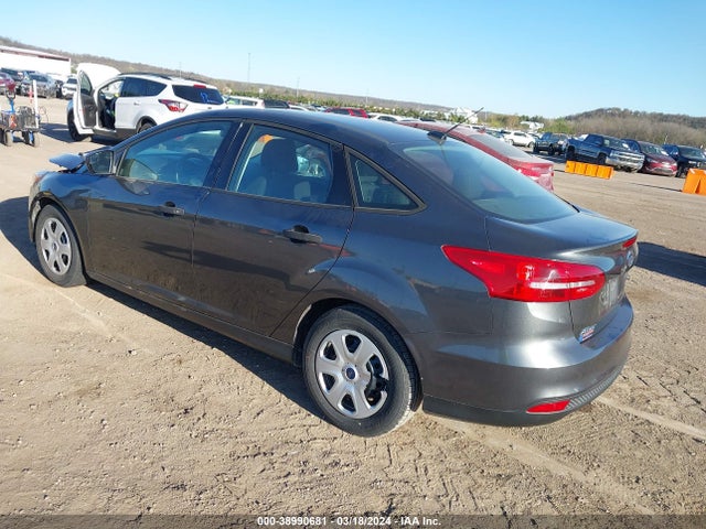 Ford FOCUS S 2018 1FADP3E29JL216606 Image 3