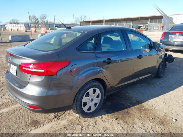 Ford FOCUS S 2018 1FADP3E29JL216606 Image 4