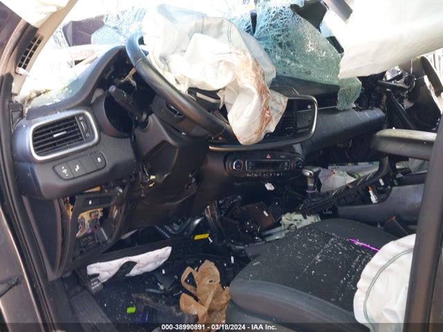 KIA Sorento 3.3l S 2019 5XYPG4A50KG602132 Image 5