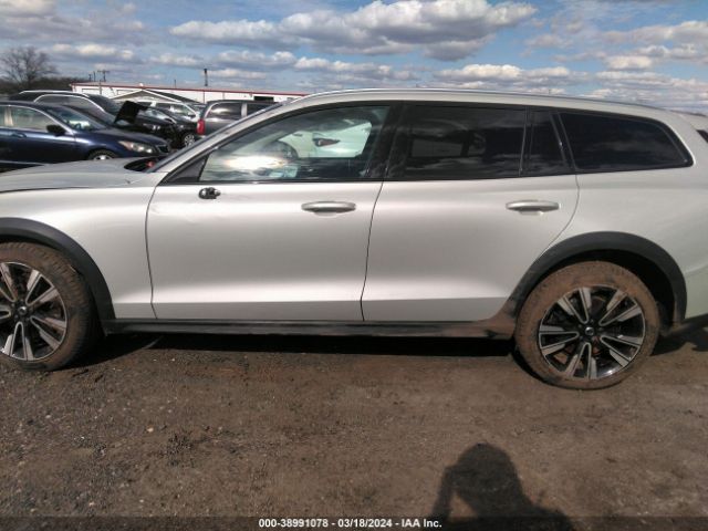 YV4102WK0M1072080 Volvo V60 Cross Country T5