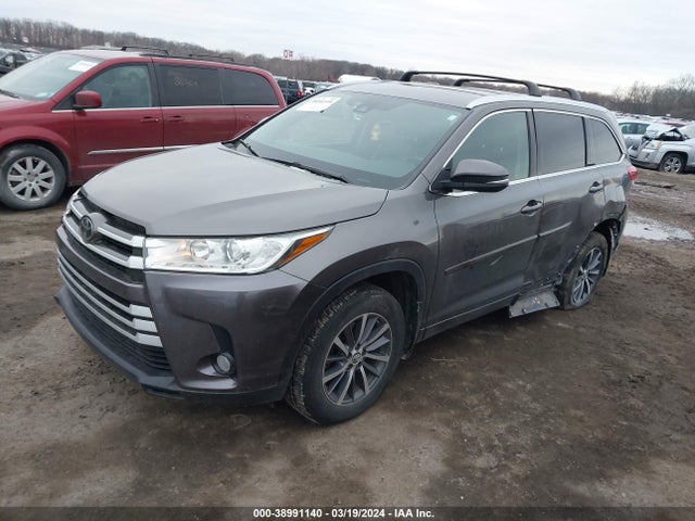 Toyota Highlander Xle 2017 5TDJZRFH3HS376759 Image 2