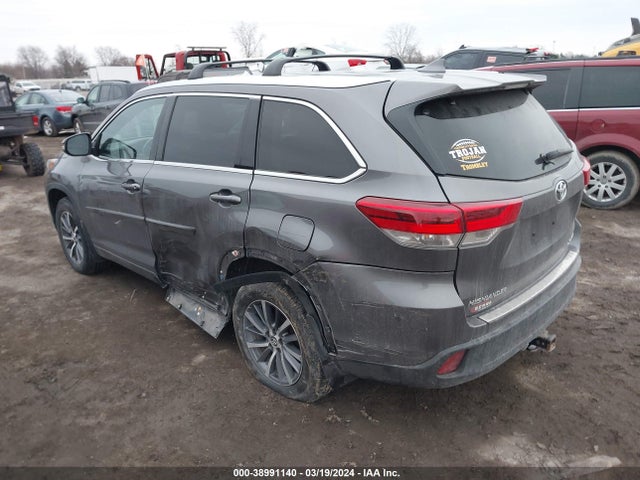 Toyota Highlander Xle 2017 5TDJZRFH3HS376759 Image 3