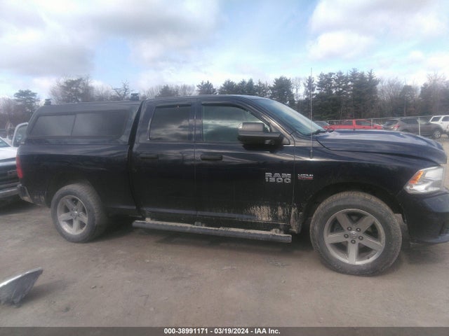 RAM 1500 Express Quad Cab 4x4 6'4 Box 2018 1C6RR7FT8JS135926 Image 13