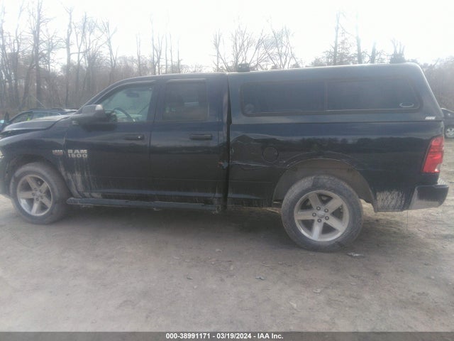 RAM 1500 Express Quad Cab 4x4 6'4 Box 2018 1C6RR7FT8JS135926 Image 14