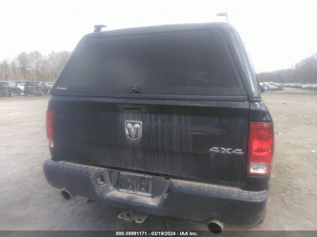 RAM 1500 Express Quad Cab 4x4 6'4 Box 2018 1C6RR7FT8JS135926 Image 16