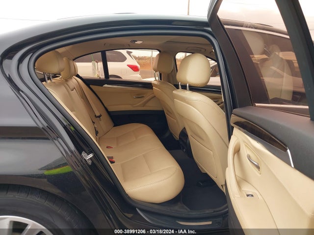 WBA5A5C55GD526230 BMW 528I