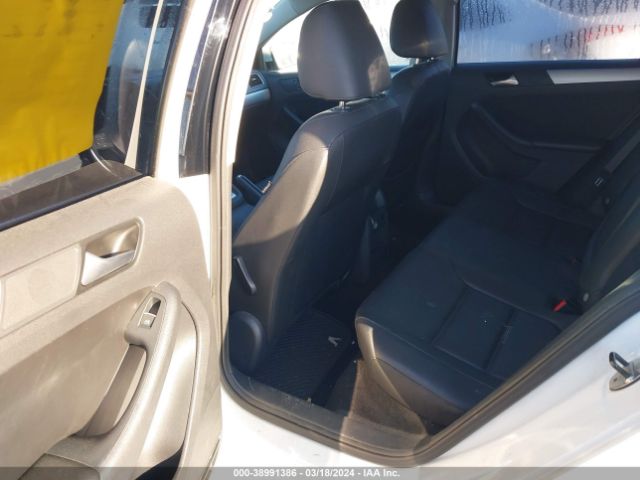 3VWD17AJ3EM306013 Volkswagen Jetta 1.8t Se