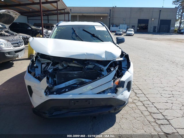 Toyota RAV4 LE 2020 2T3H1RFVXLW079653 Image 12