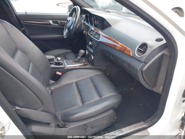 WDDGF4HB6EA965561 Mercedes-Benz C 250 Luxury/sport