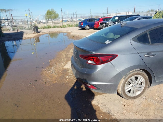 Hyundai ELANTRA SEL 2019 5NPD84LF1KH423631 Image 16