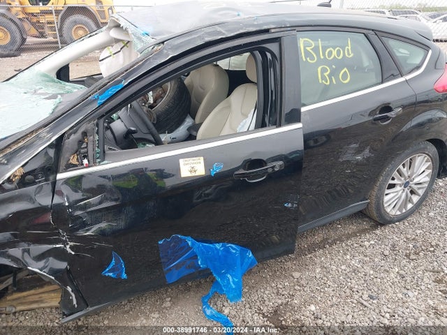 Ford Focus Titanium 2016 1FADP3N23GL302437 Image 13