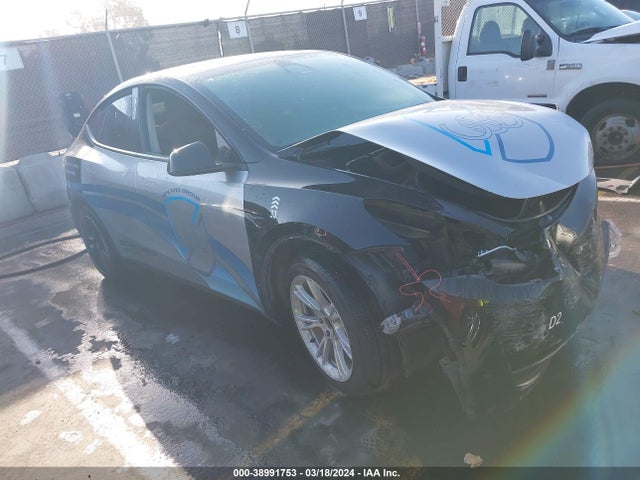 2021 TESLA MODEL Y 5YJYGDEE2MF153433 Photo 0