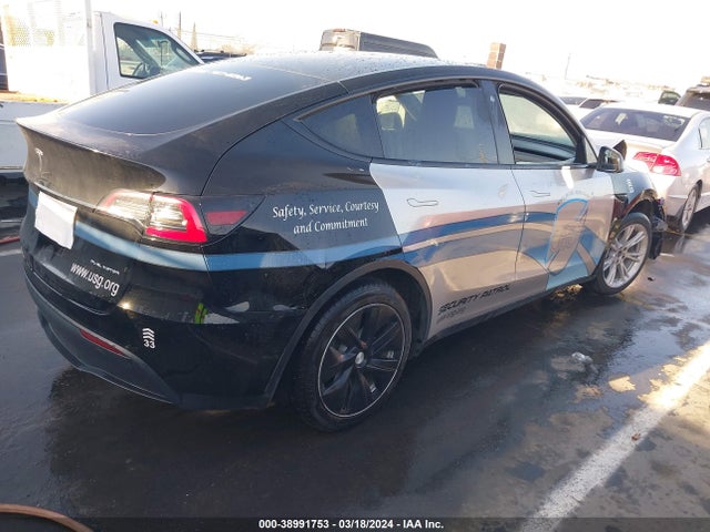 2021 TESLA MODEL Y 5YJYGDEE2MF153433 Photo 3