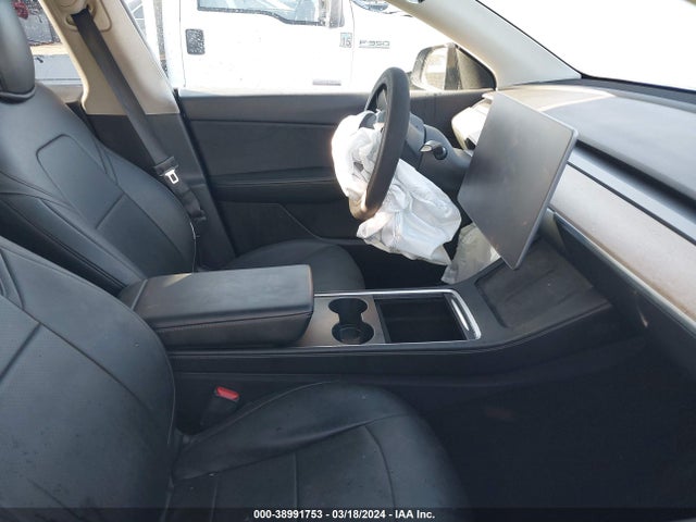 2021 TESLA MODEL Y 5YJYGDEE2MF153433 Photo 4