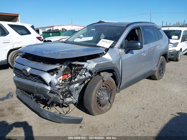 Toyota RAV4 LE 2020 JTMH1RFV8LD050181 Image 2