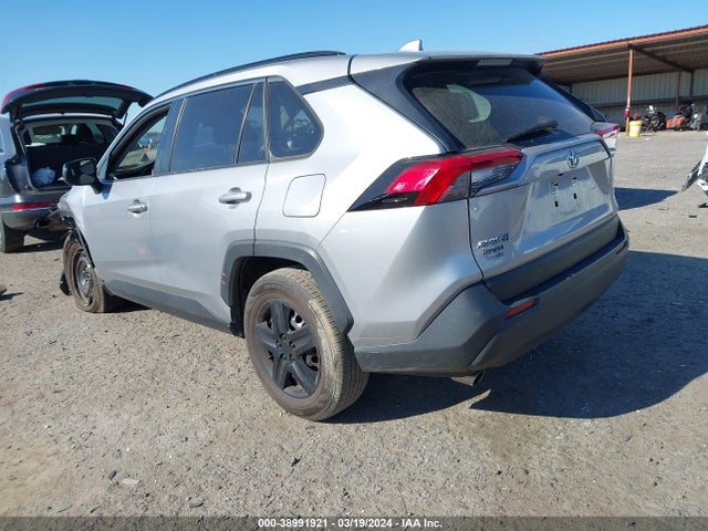 Toyota RAV4 LE 2020 JTMH1RFV8LD050181 Image 3