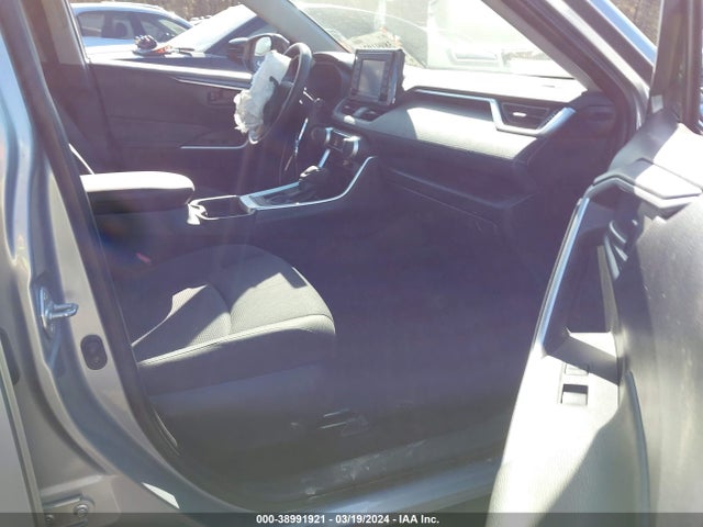 Toyota RAV4 LE 2020 JTMH1RFV8LD050181 Image 5