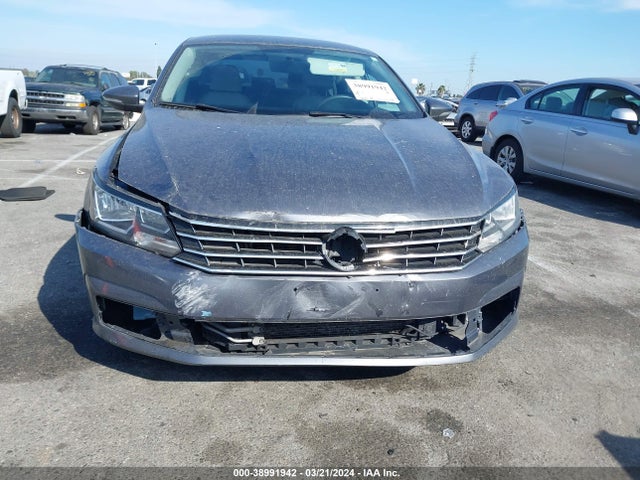 1VWAT7A37GC048095 Volkswagen Passat 1.8t S